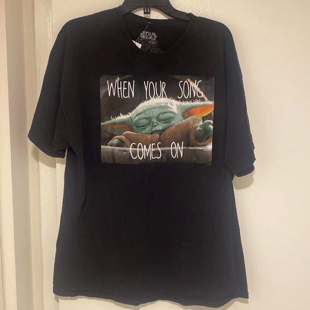 Star Wars  The Mandalorian Baby Yoda When Your Song Comes On T-Shirt